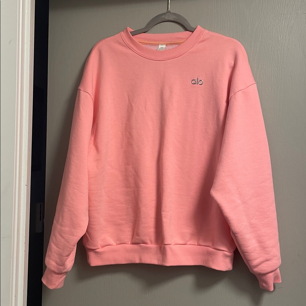 ALO Yoga Women's Bubblegum Pink Sweatshirt